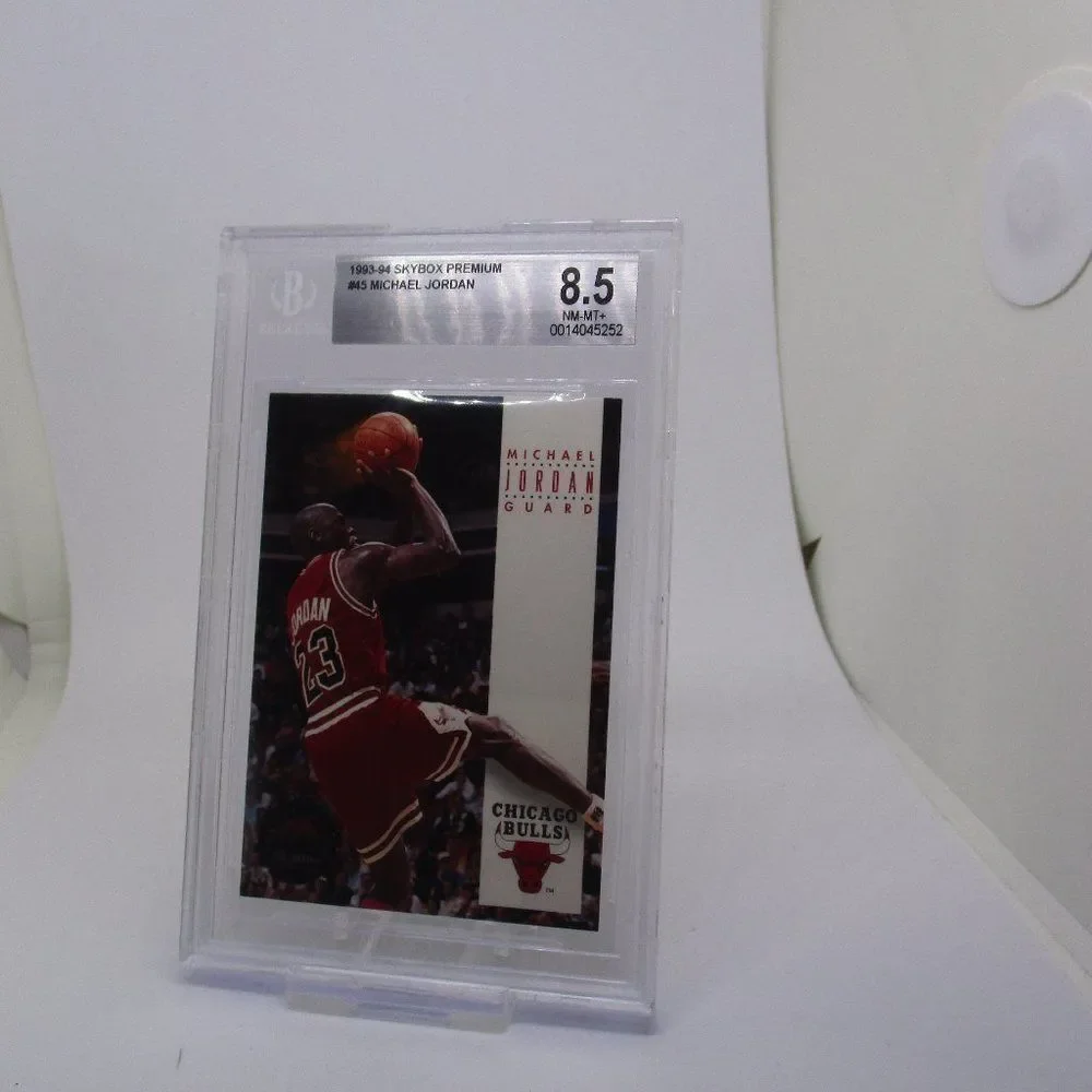 Michael Jordan #45 Skybox Premium 1993-94 BGS 8.5 NM-MT+